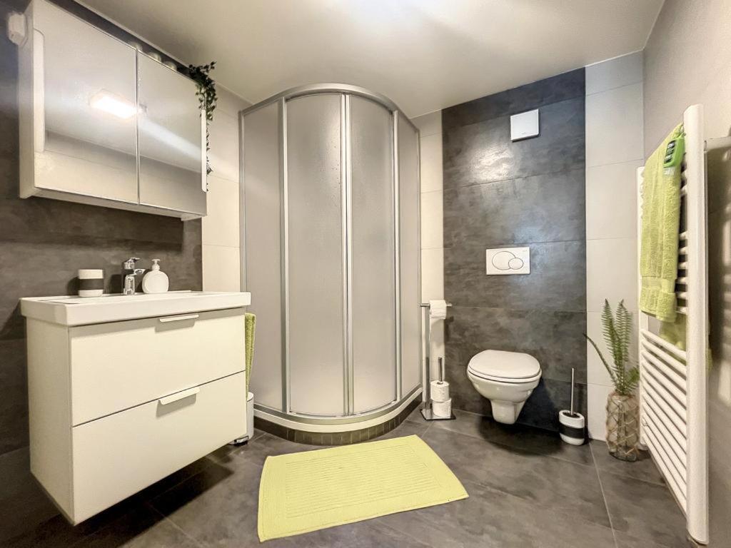 Appartement Moderne Avec Terrasse Et Piscine A Chatel Sur Bex Esterno foto